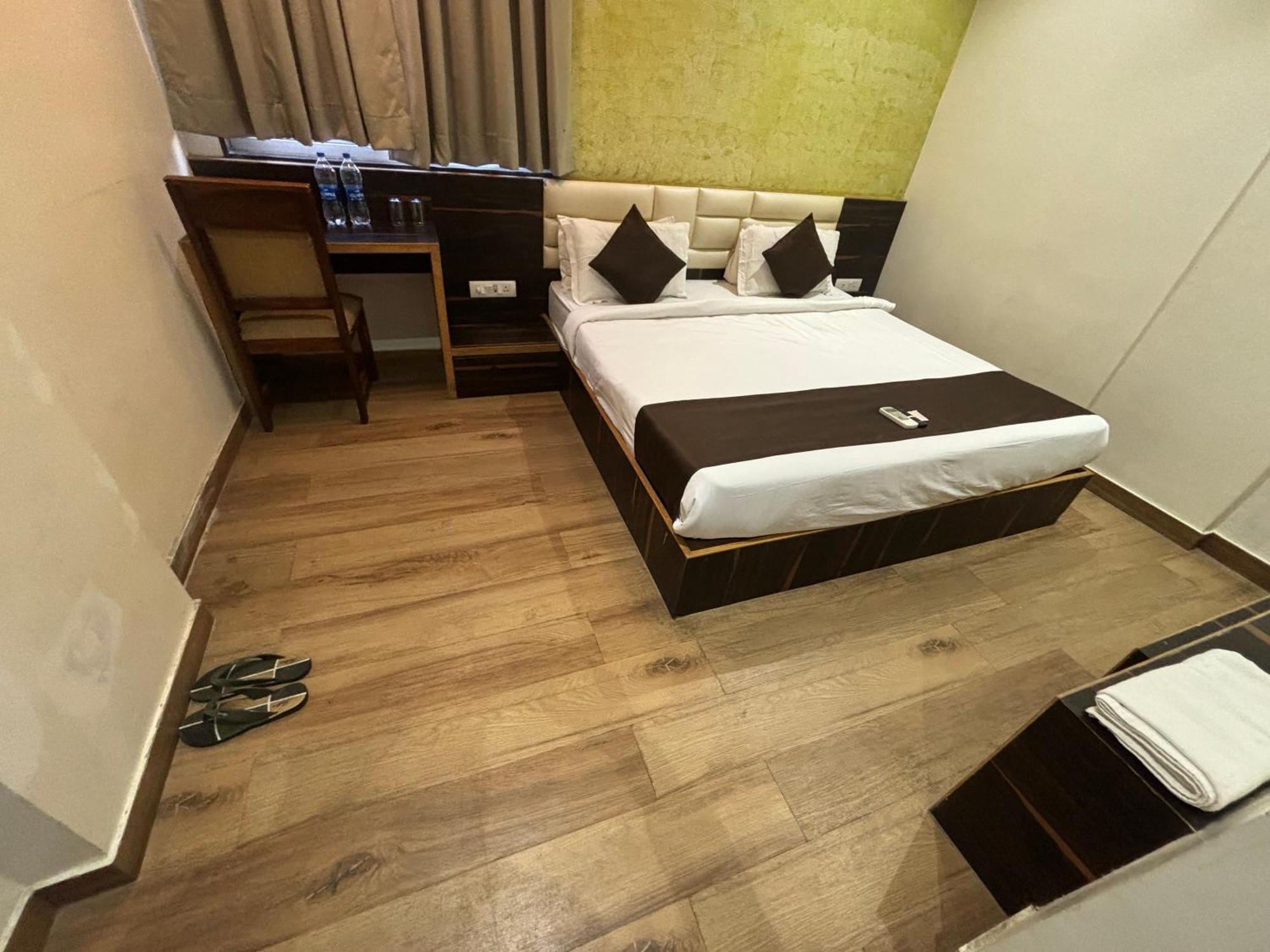 Hotel Karma Near Exhibition And Convention Centre