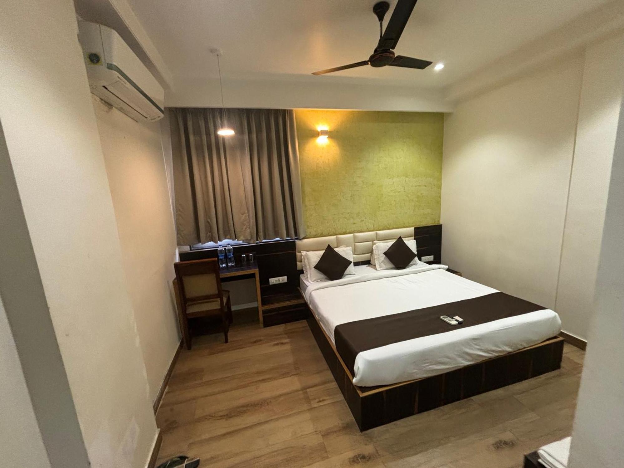 Hotel Karma Near Exhibition And Convention Centre *